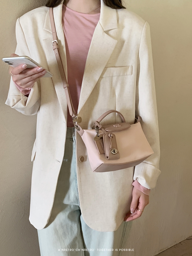 O1CN01oGGudI2FPtEBF0o7f_!!698598873